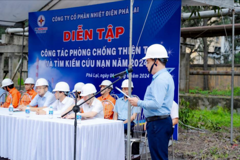 Ông Đặng Kiên Quyết - Phó Tổng Giám đốc, Trưởng Ban chỉ huy PCTT&TKCN Công ty phát biểu chỉ đạo