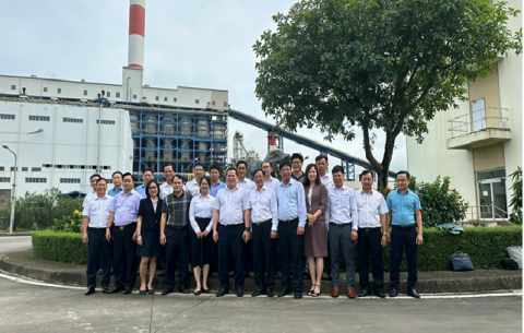 Đoàn công tác tại Nhà máy Nhiệt điện Mông Dương