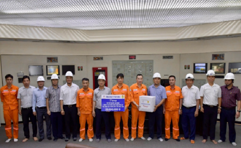 Lãnh đạo EVNGENCO2 thăm hỏi, động viên, tặng quà cho NLĐ túc trực tại các vị trí sản xuất trong những tháng mùa khô năm 2025