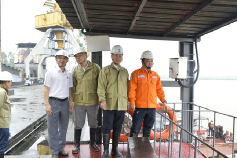 Đoàn công tác kiểm tra khu vực cảng than – PX. Nhiên liệu