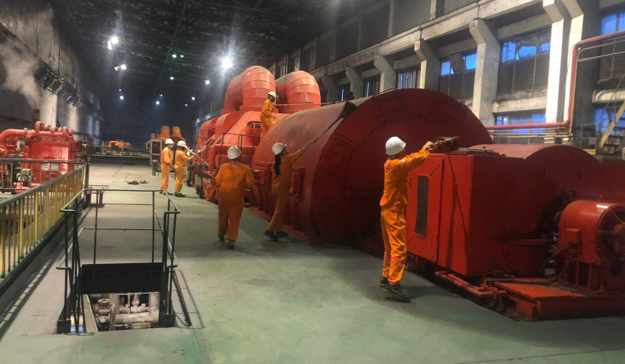 Hình ảnh vệ sinh tại bản thể tuabin máy phát Dây chuyền 1