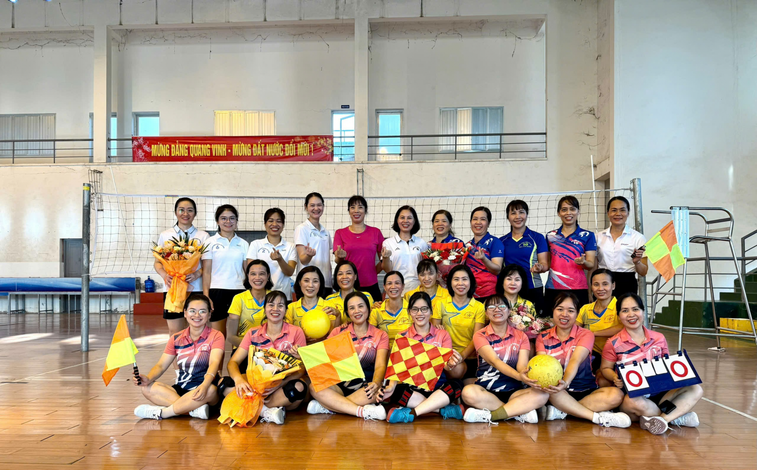 Giao lưu bóng chuyền hơi nữ Khối phòng ban CTCP Nhiệt điện Phả Lại: Sôi nổi - Gắn kết - Nâng cao sức khỏe